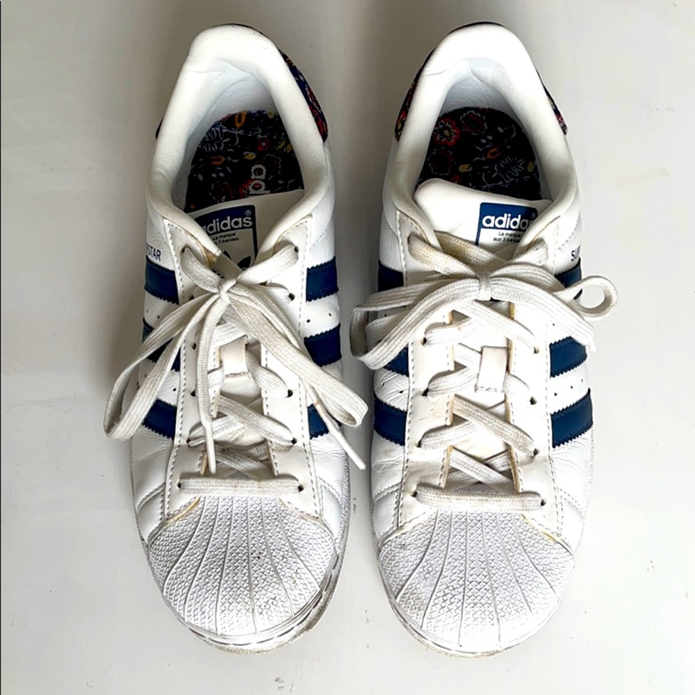 Adidas Superstar Sneakers